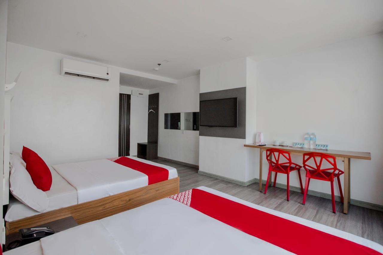 Oyo 666 Mc Hotel Fairview Quezon City Εξωτερικό φωτογραφία