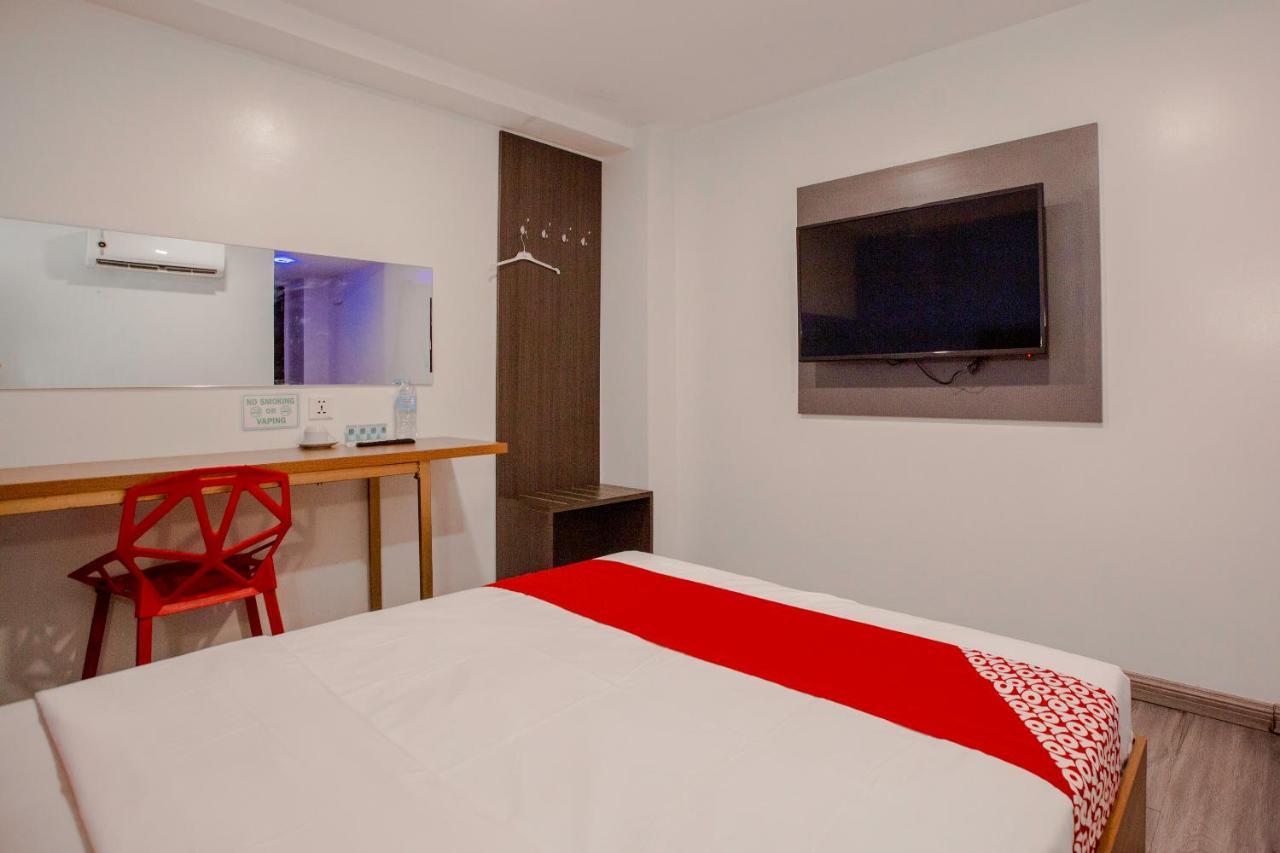 Oyo 666 Mc Hotel Fairview Quezon City Εξωτερικό φωτογραφία