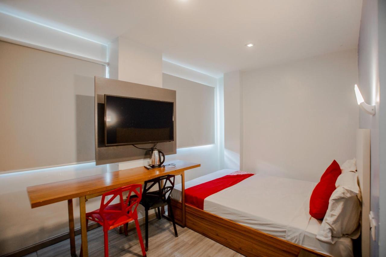 Oyo 666 Mc Hotel Fairview Quezon City Εξωτερικό φωτογραφία