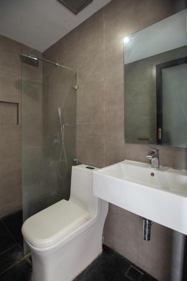 Oyo 666 Mc Hotel Fairview Quezon City Εξωτερικό φωτογραφία